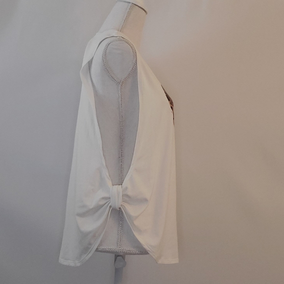 ๐ 3 for $15 Deal! ๐No boundaries white leopard print tank top XL - Picture 3 of 5
